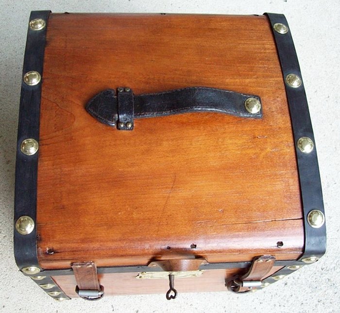 T110 - Civil War Period Hand Trunk - SOLD 07/2019