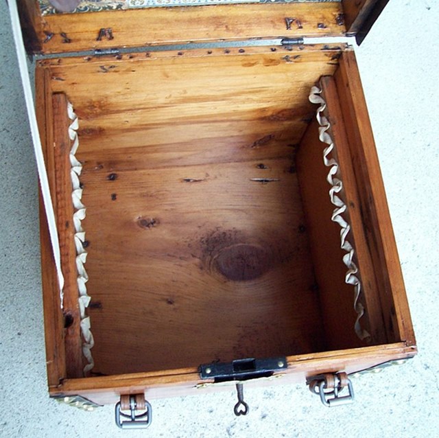 T110 - Civil War Period Hand Trunk - SOLD 07/2019