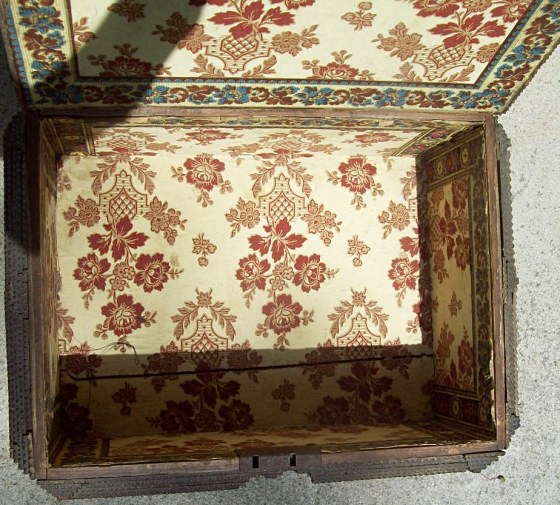 T112 - Antique Tramp Art Chest - Click Image to Close