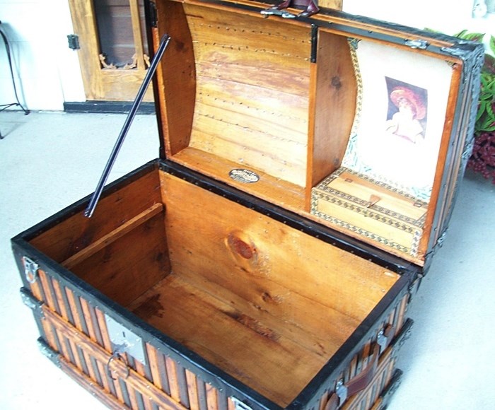 T124 - Rare Martin Maier Slat Trunk - SOLD 01/2020 - Click Image to Close