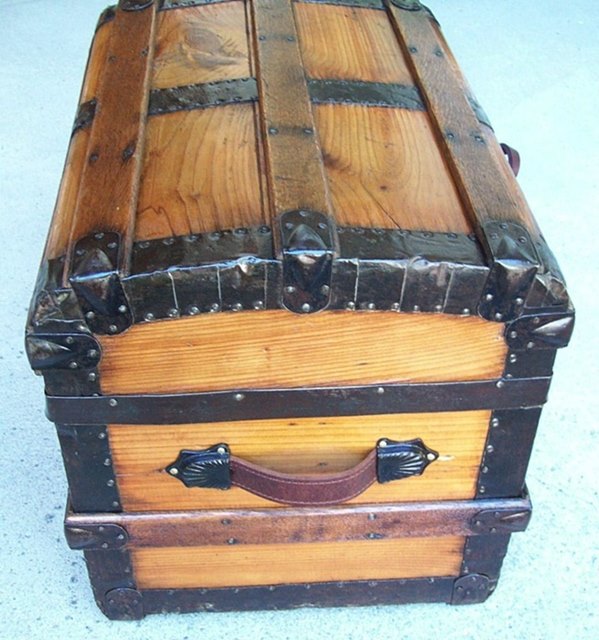 T125 - 1880's Half or Hat Trunk - SOLD 02/2020
