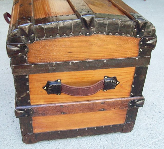 T125 - 1880's Half or Hat Trunk - SOLD 02/2020