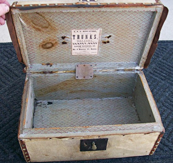 T126 - Hide Covered Document Box 1850's - Click Image to Close