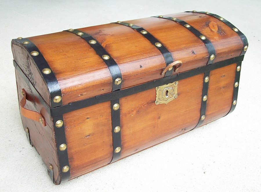 T127 - Small Child's Jenny Lind Trunk - SOLD 07/2019
