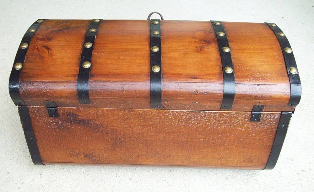 T127 - Small Child's Jenny Lind Trunk - SOLD 07/2019