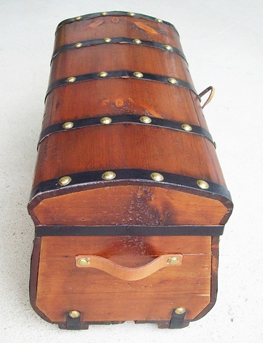 T127 - Small Child's Jenny Lind Trunk - SOLD 07/2019