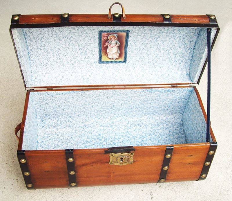 T127 - Small Child's Jenny Lind Trunk - SOLD 07/2019