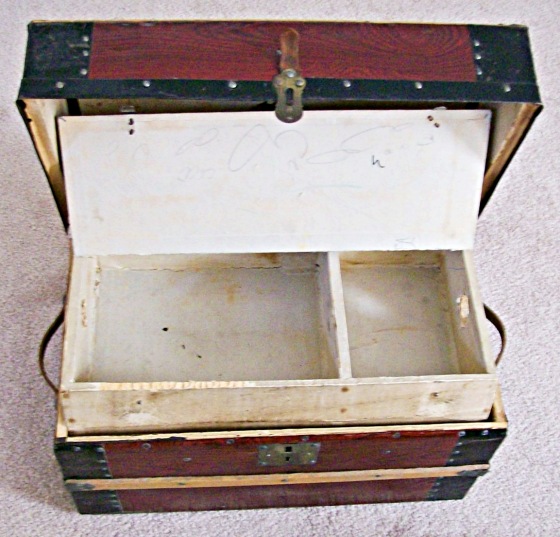 T127 - Early 1900's Eau Claire Doll Trunk