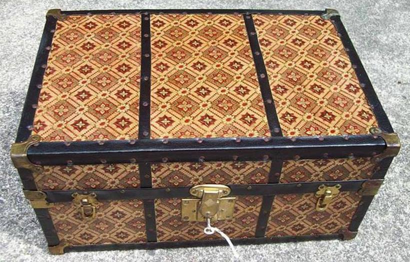 T129 - Rare Large Ornate Doll Wardrobe Trunk - SOLD 12/2021 - Click Image to Close