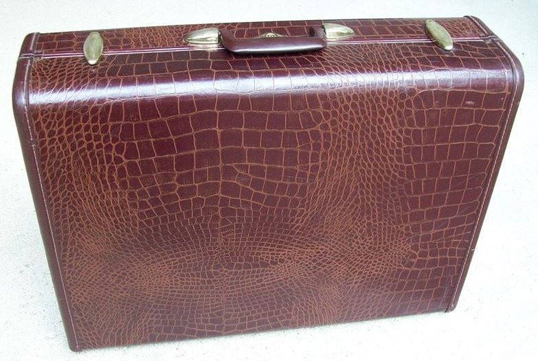 T130 - Vintage Shwayder Samsonite Suitcase