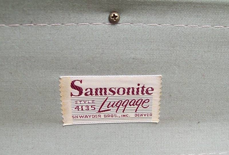 T130 - Vintage Shwayder Samsonite Suitcase